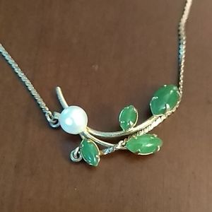 Olive branch short necklace